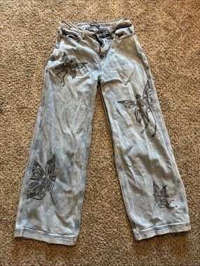 Hot Topic Light Blue Vintage Wash Jeans